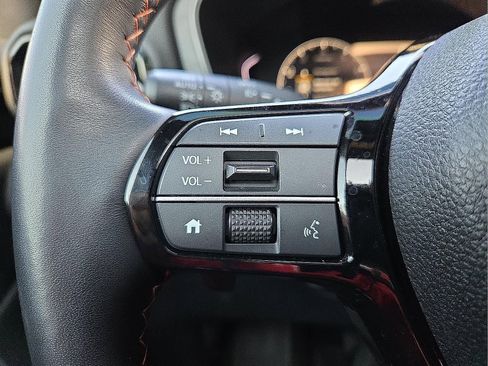 Used 2025 Honda Pilot TrailSport image 18