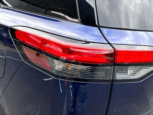 New 2026 Nissan Pathfinder Platinum FWD image 14
