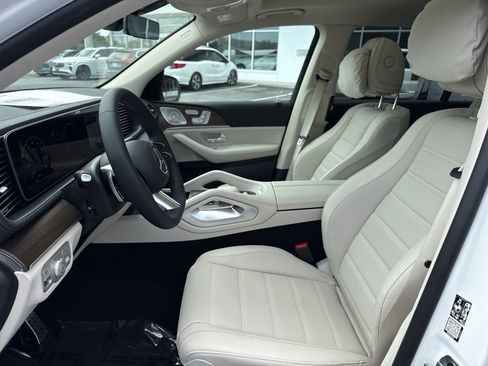New 2026 Mercedes-Benz GLS 450 4MATIC image 10
