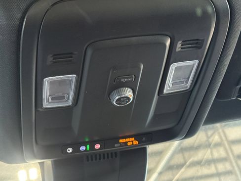 Used 2025 Chevrolet Tahoe LT AWD/4WD image 24
