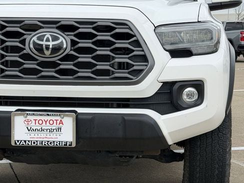 Used 2023 Toyota Tacoma TRD Off-Road image 9