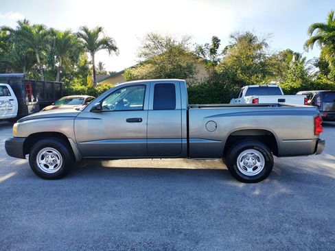 Used 2006 Dodge Dakota ST image 4