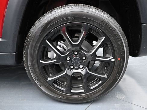 New 2026 Jeep Compass Latitude image 10