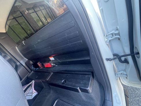 Used 2016 Toyota Tacoma SR image 10