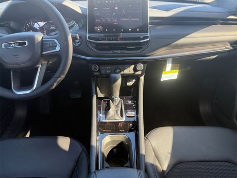 New 2026 Jeep Compass Latitude image 15