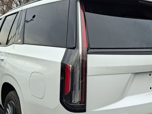 Certified 2024 Cadillac Escalade V w/ Heavy-Duty Trailer Package image 11