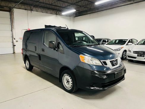 Used 2015 Nissan NV200 SV image 4
