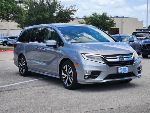 Used 2020 Honda Odyssey Elite image 3
