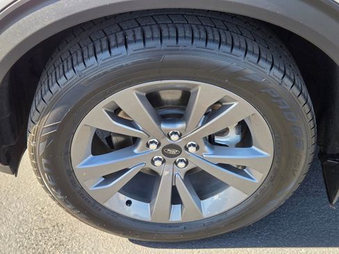 Certified 2021 Ford Explorer XLT w/ Equipment Group 202A image 9