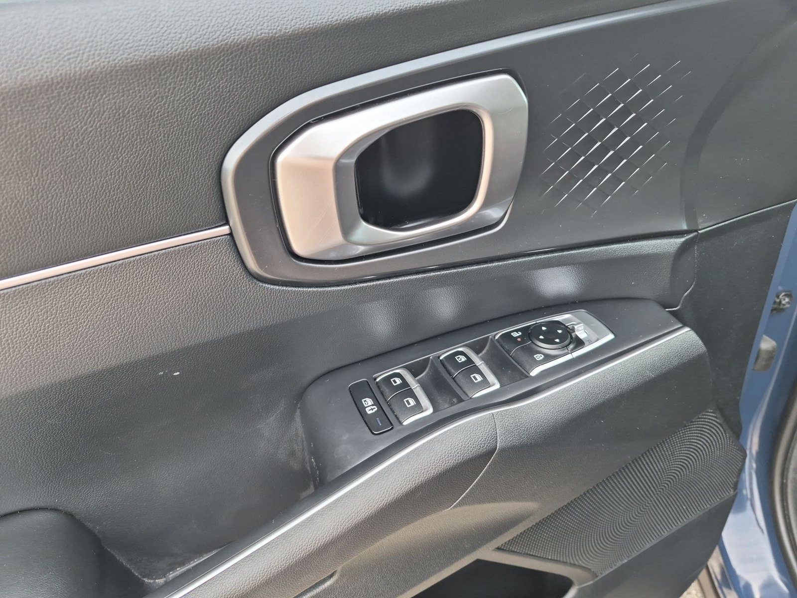 Used 2024 Kia Sorento EX w/ Panoramic Sunroof Package FWD image 24