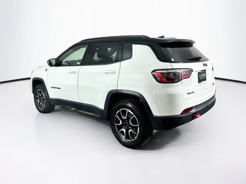 Used 2025 Jeep Compass Trailhawk AWD/4WD image 5
