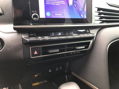 Certified 2025 Toyota Camry SE image 13