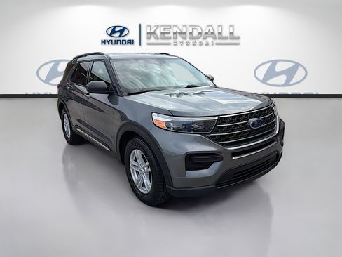 Used 2021 Ford Explorer XLT RWD image 1