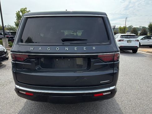 Used 2024 Jeep Wagoneer L Series II w/ Flexible Seating Group AWD/4WD image 9