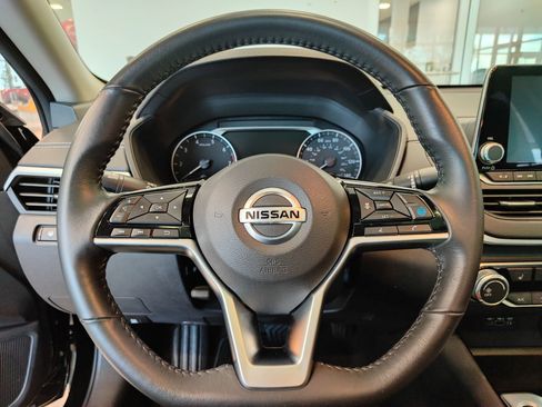 Used 2022 Nissan Altima 2.5 SV w/ SV Premium Package image 24