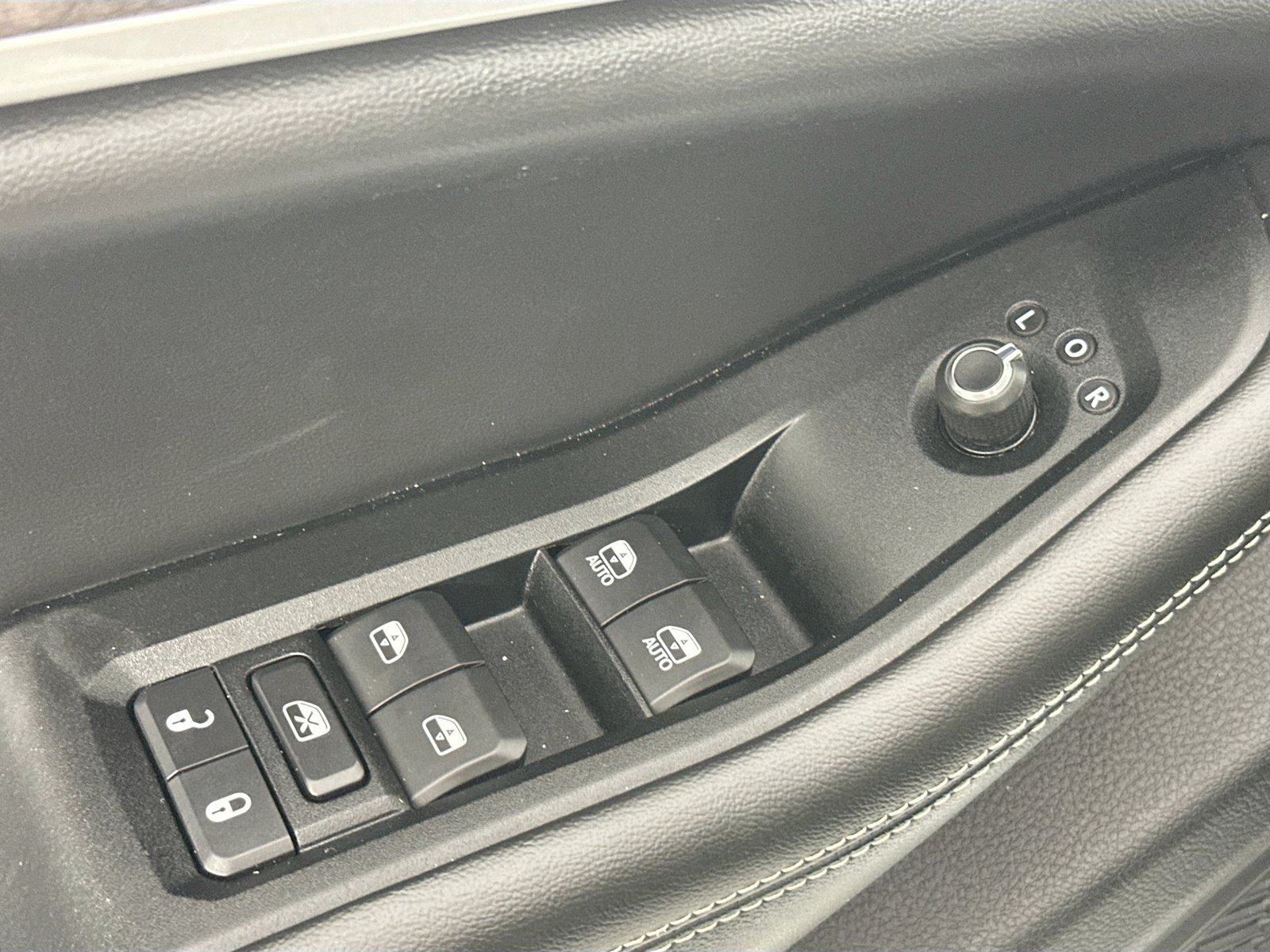Used 2023 Jeep Grand Cherokee L Limited RWD image 18