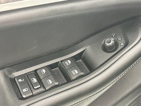Used 2023 Jeep Grand Cherokee L Limited RWD image 18