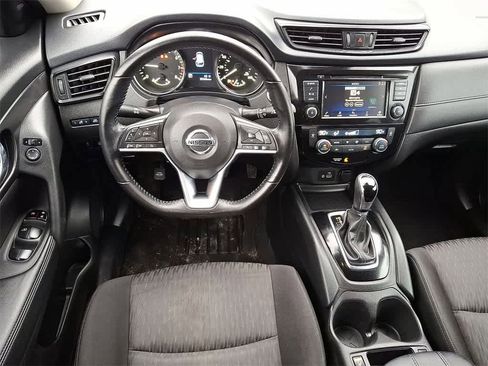 Used 2020 Nissan Rogue SV image 21