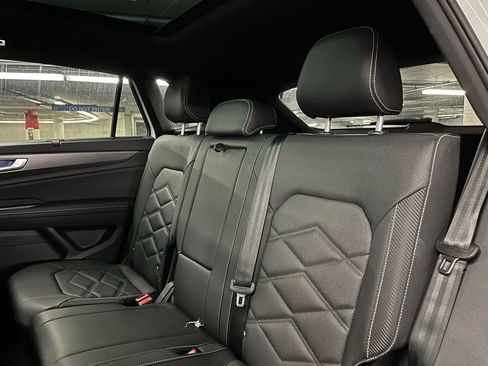 New 2026 Volkswagen Atlas Cross Sport SE image 24