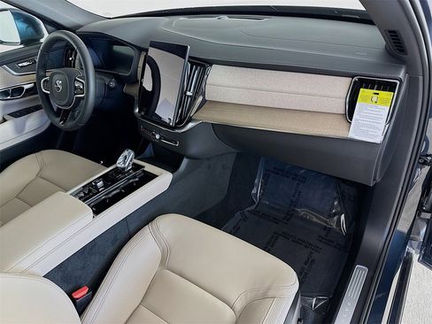 New 2026 Volvo XC90 B6 Core w/ Protection Package image 29