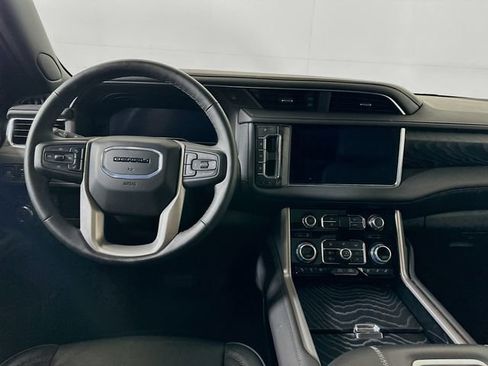 Used 2024 GMC Yukon XL Denali AWD/4WD image 24