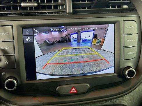 Certified 2025 Kia Soul LX w/ LX Technology Package FWD image 15
