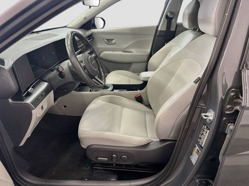 Used 2025 Hyundai Kona SEL AWD/4WD image 13