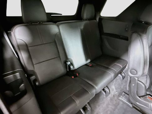 Used 2023 Chevrolet Traverse RS FWD image 27