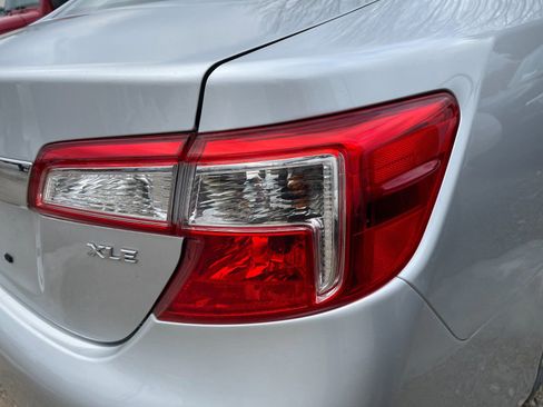 Used 2013 Toyota Camry XLE w/ Leather Pkg image 9