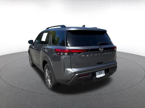 Used 2025 Nissan Pathfinder SV FWD image 11