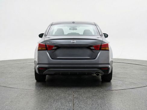 Used 2025 Nissan Altima 2.5 SV FWD image 7