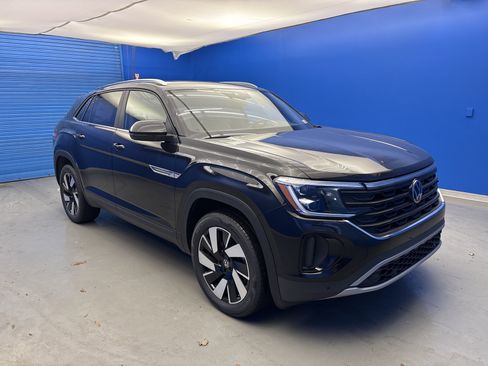 New 2026 Volkswagen Atlas Cross Sport SE image 2