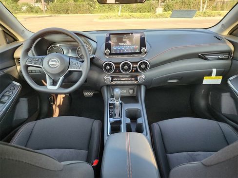 New 2025 Nissan Sentra SR w/ Midnight Edition image 6