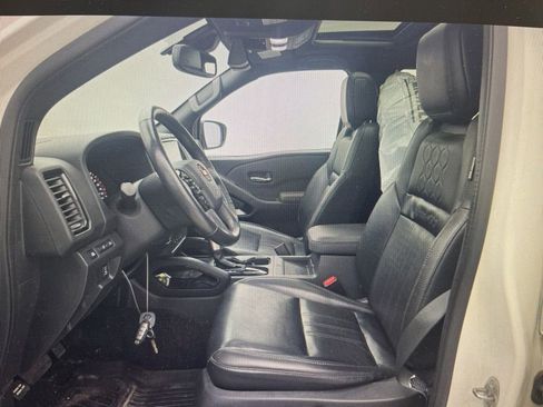 Used 2022 Nissan Frontier PRO-4X AWD/4WD image 4