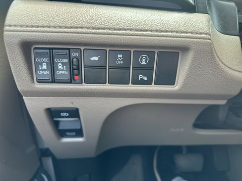 Used 2022 Honda Odyssey Elite image 13