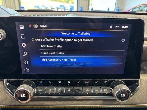 Used 2025 Chevrolet Colorado ZR2 w/ Technology Package AWD/4WD image 40