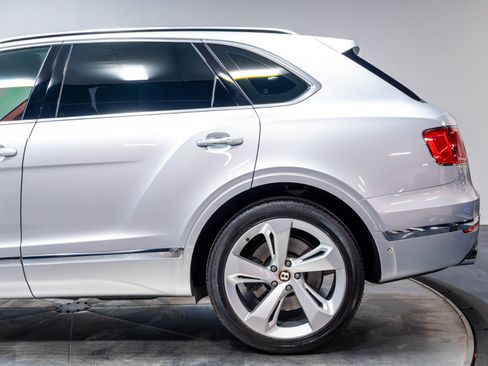 Used 2020 Bentley Bentayga AWD/4WD image 50