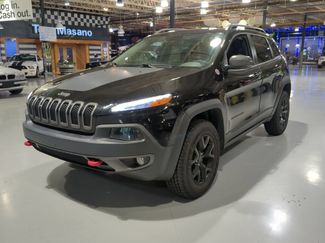Used 2018 Jeep Cherokee Trailhawk w/ Comfort/Convenience Group AWD/4WD video 1