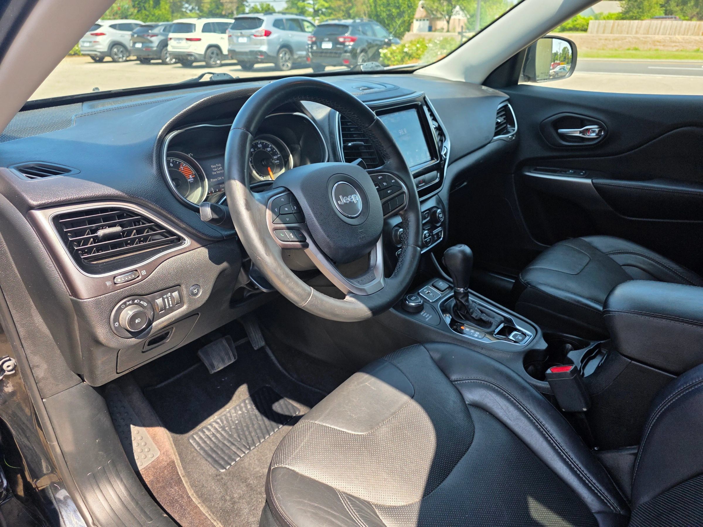 Used 2019 Jeep Cherokee Limited AWD/4WD image 13