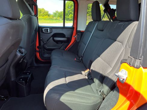 Used 2018 Jeep Wrangler Unlimited Sport AWD/4WD image 20