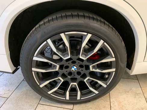 Used 2024 BMW X5 xDrive40i w/ M Sport Package AWD/4WD image 10