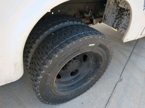 Used 2016 Ford F450 XLT w/ Ambulance Prep Package image 30