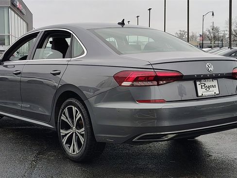 Used 2020 Volkswagen Passat 2.0T SEL image 4