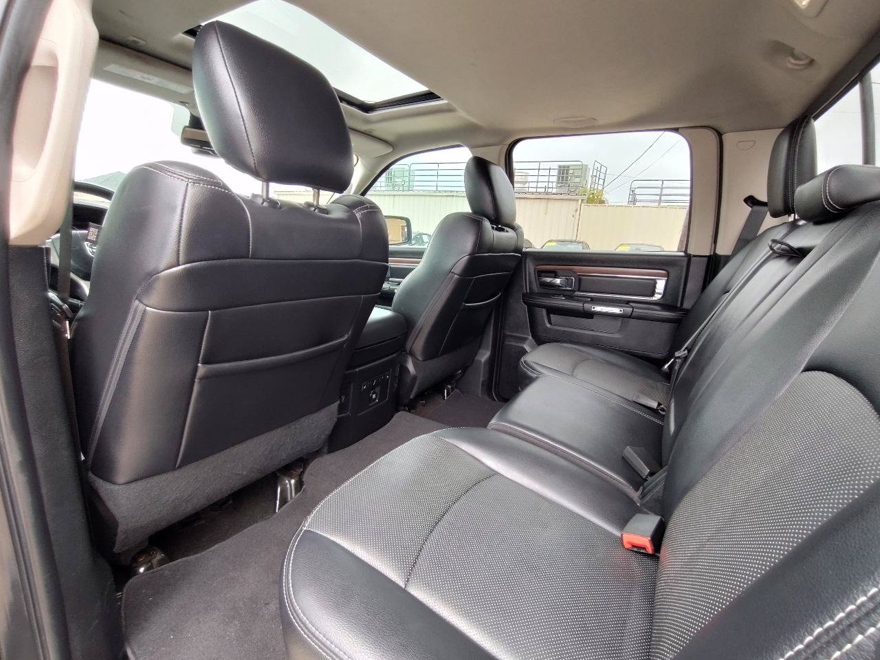 Used 2017 RAM 1500 Laramie w/ Convenience Group AWD/4WD image 38
