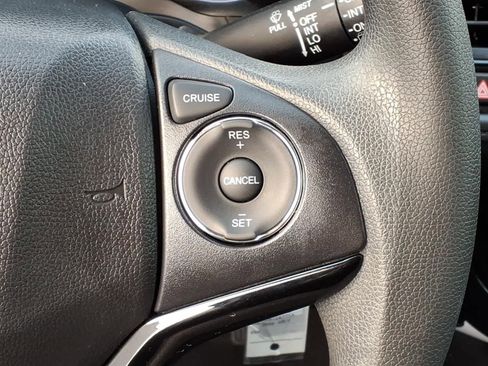 Used 2022 Honda HR-V LX image 19