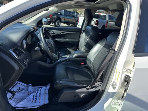 Used 2020 Dodge Journey Crossroad w/ Popular Equipment Group FWD image 9
