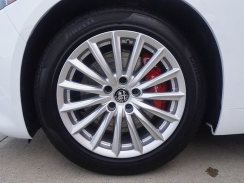 New 2024 Alfa Romeo Giulia Sprint image 10