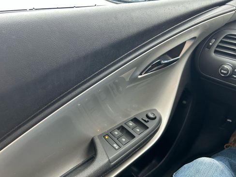 Used 2013 Chevrolet Volt w/ Comfort Package image 26