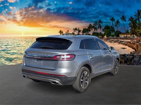 Used 2022 Lincoln Nautilus Reserve w/ Equipment Group 201A image 5