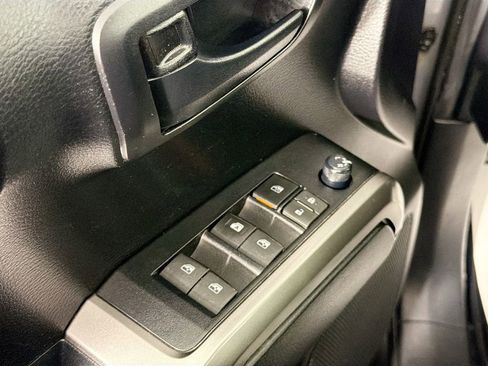 Used 2021 Toyota Tacoma TRD Off-Road image 17